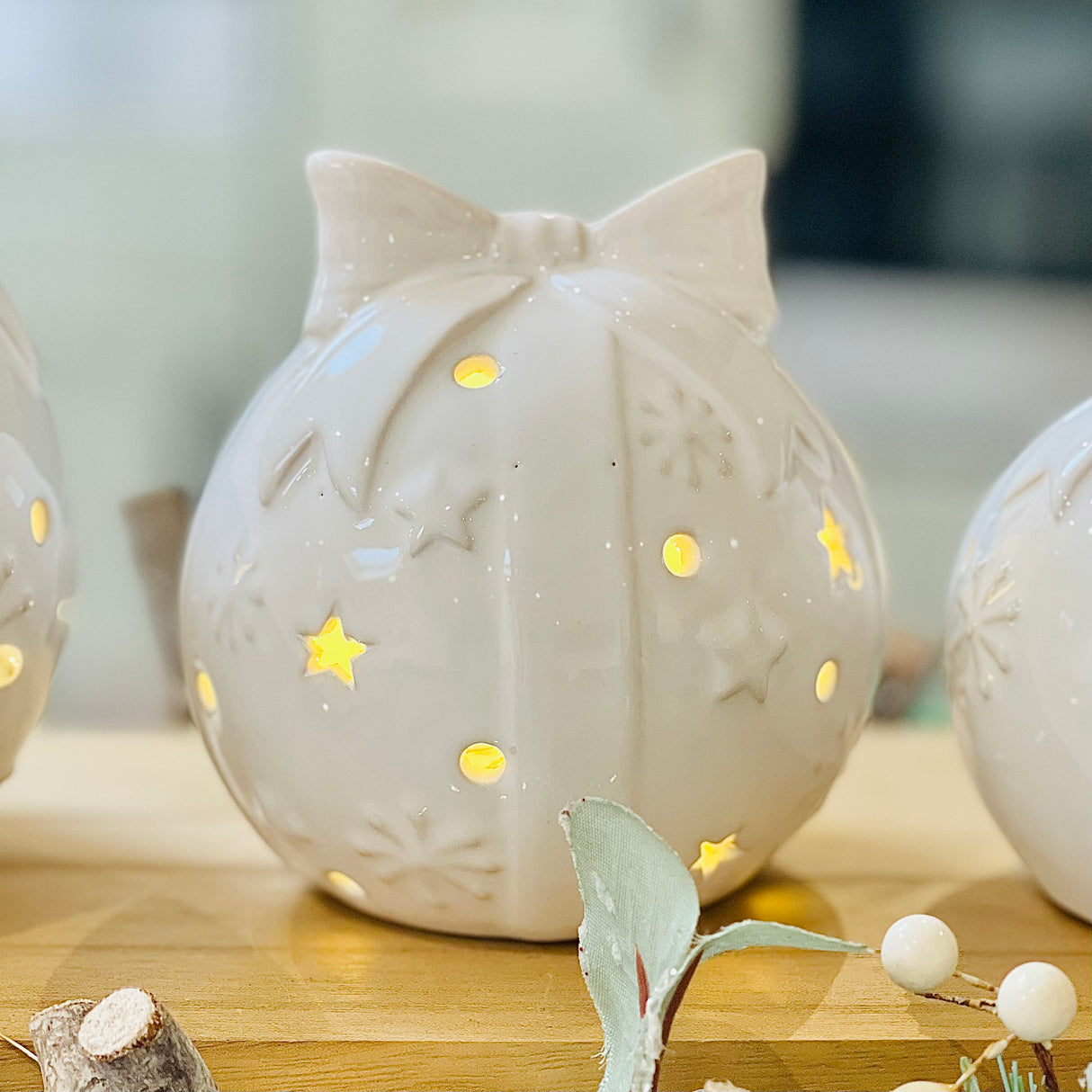 Glazed Ceramic LED Bauble with Bow | 11cm